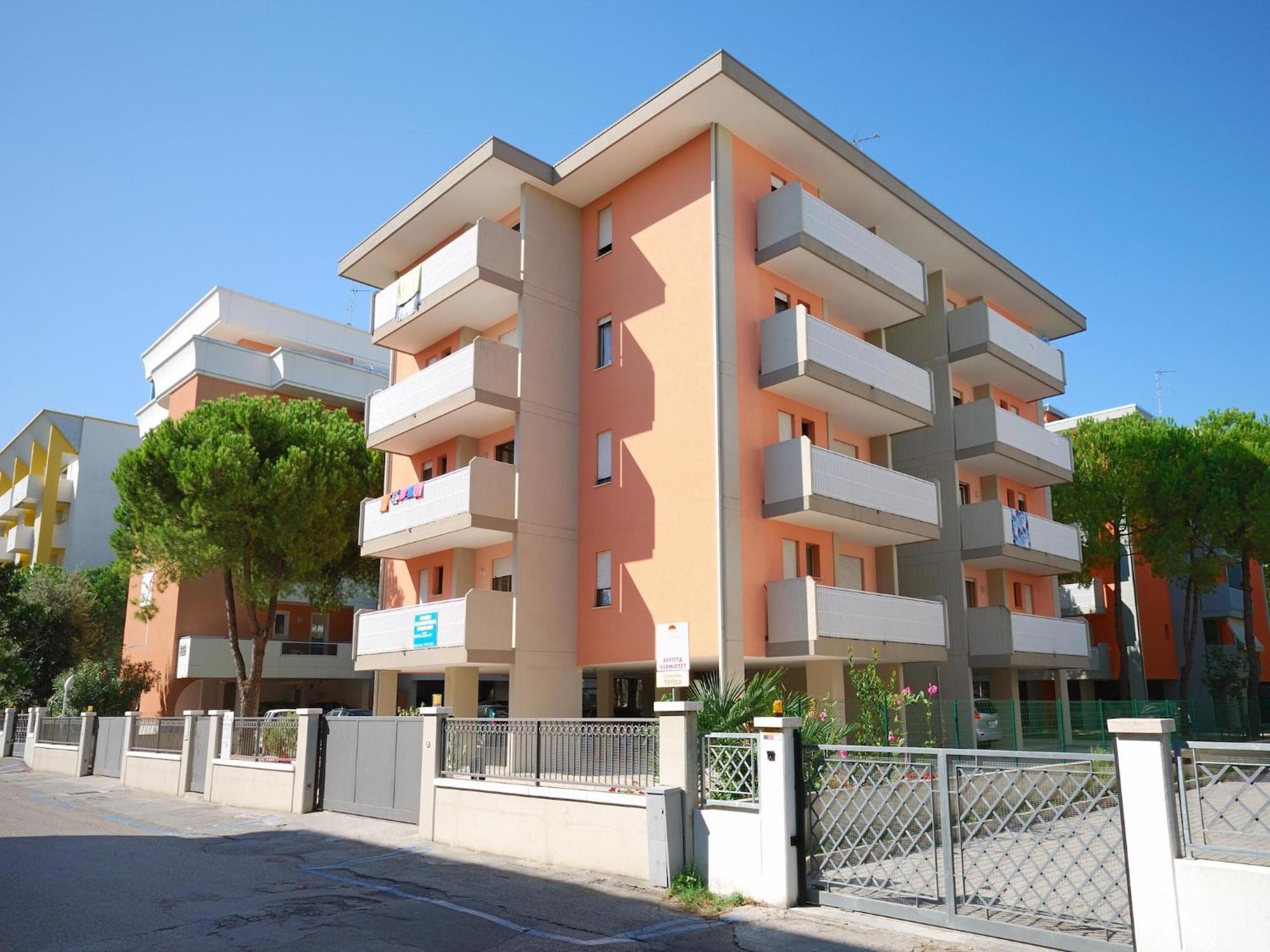 Apartment In Bibione Near Sea Beach Екстер'єр фото